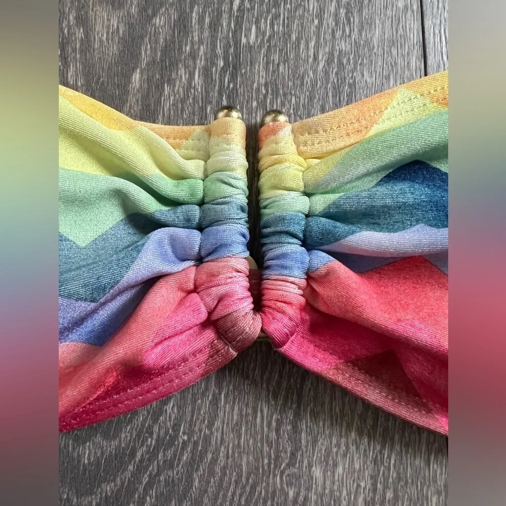 O’Neill colorful rainbow chevron zig zag bandeau U bar bikini top. Size S